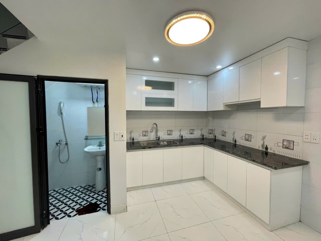 NHÀ TRONG NGÕ NÔNG 98 ĐƯỜNG ĐÌNH ĐÔNG