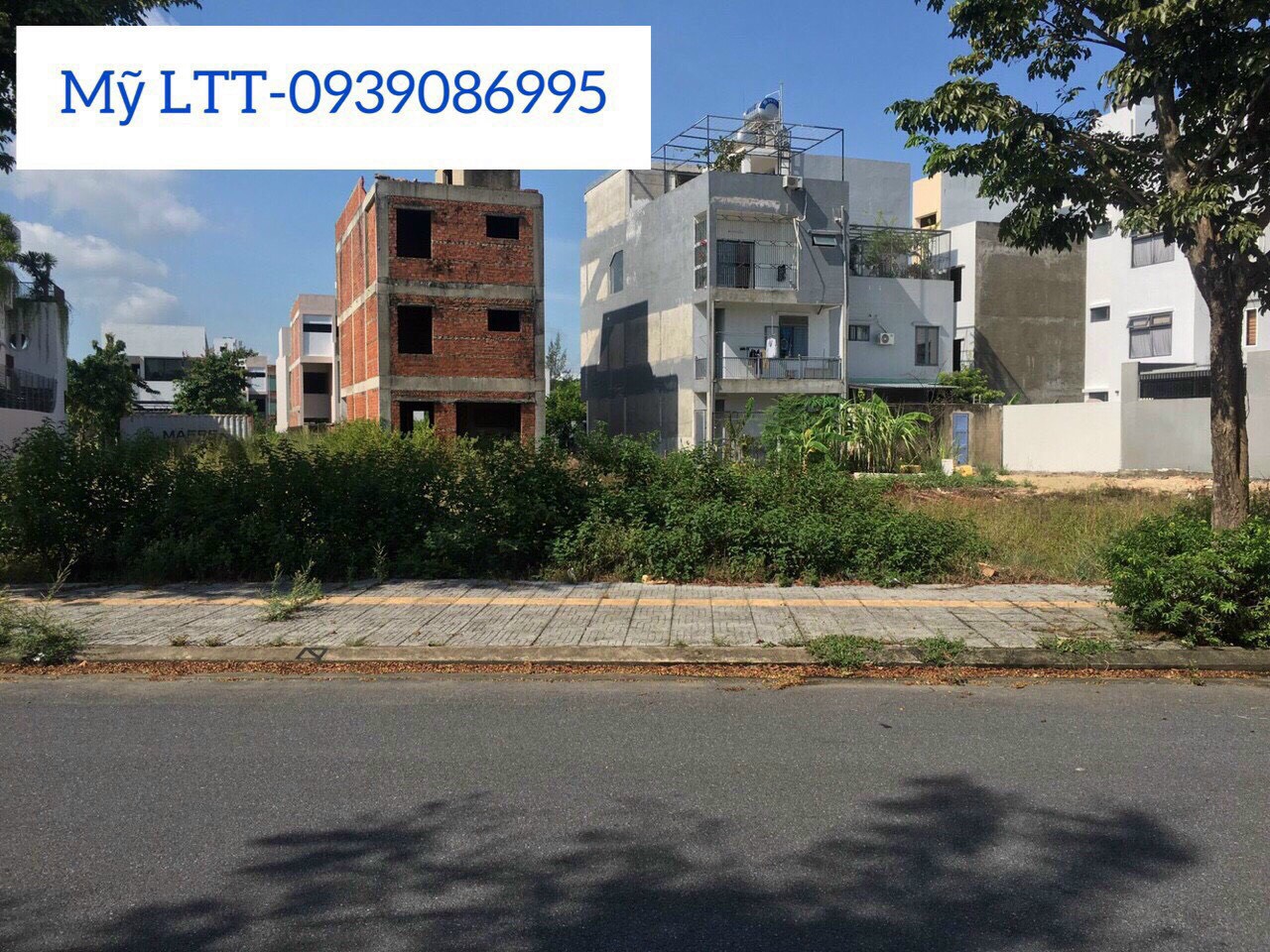 Biệt thự view kênh trung tâm FPT City Đà Nẵng.