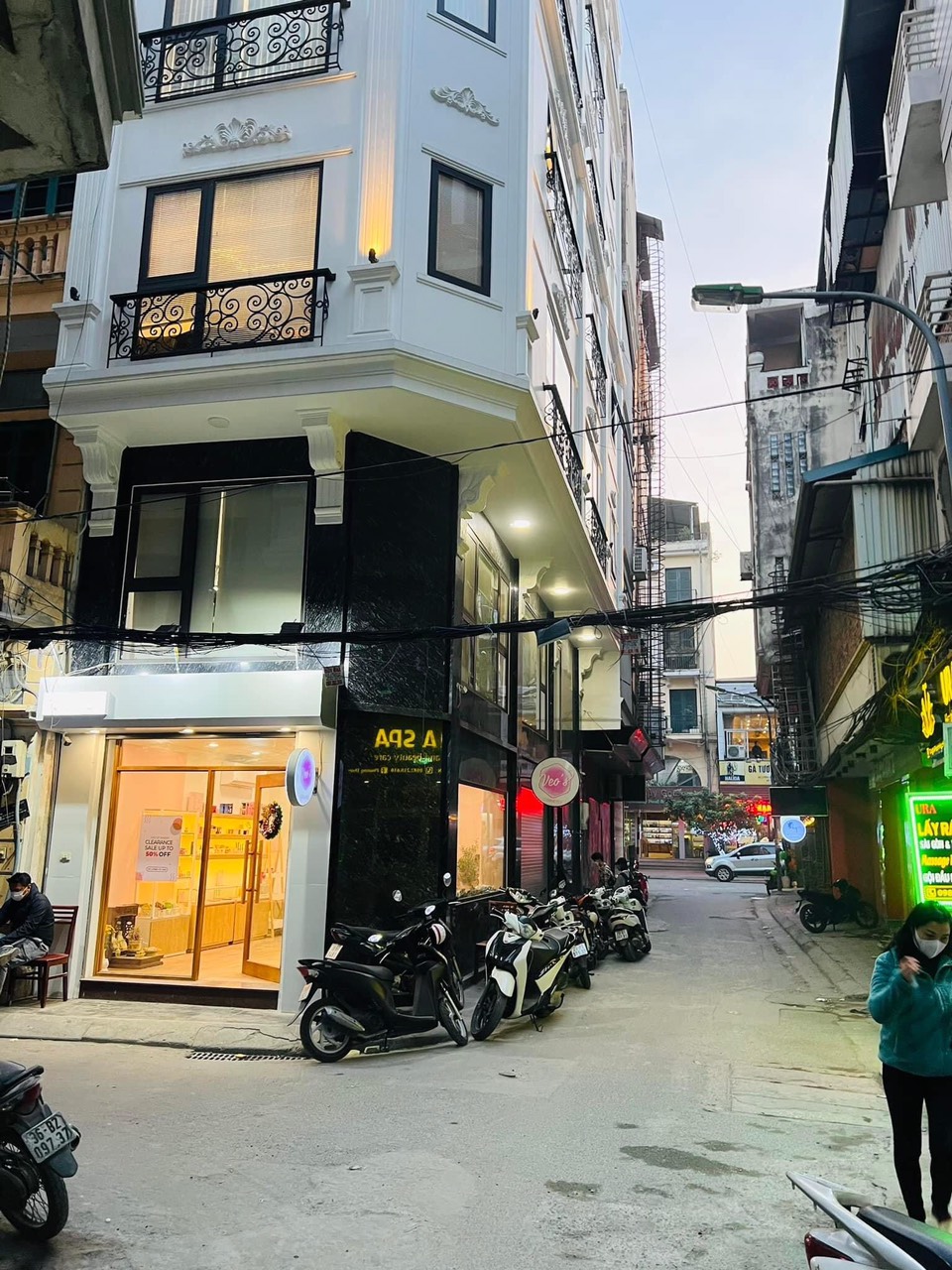 Nhà Phân Lô ngõ 26 Nguyên Hồng, Lô Góc 30m2, 5 Tầng, MT 7.5m 8.45 Tỷ