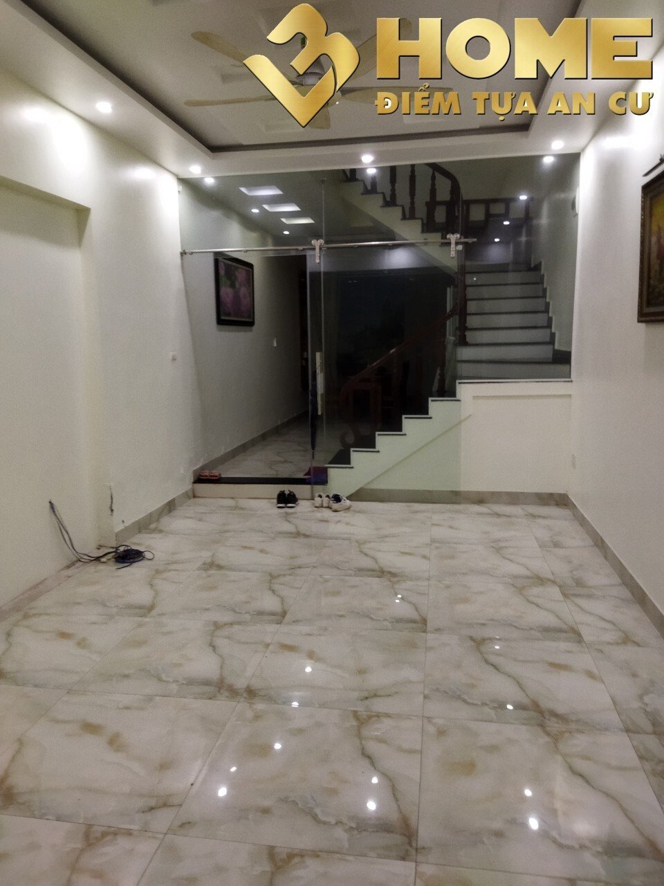 VC127. CHO THUÊ MẶT ĐƯỜNG THƯ TRUNG 2 4 PHÒNG NGỦ FULL NỘI THẤT