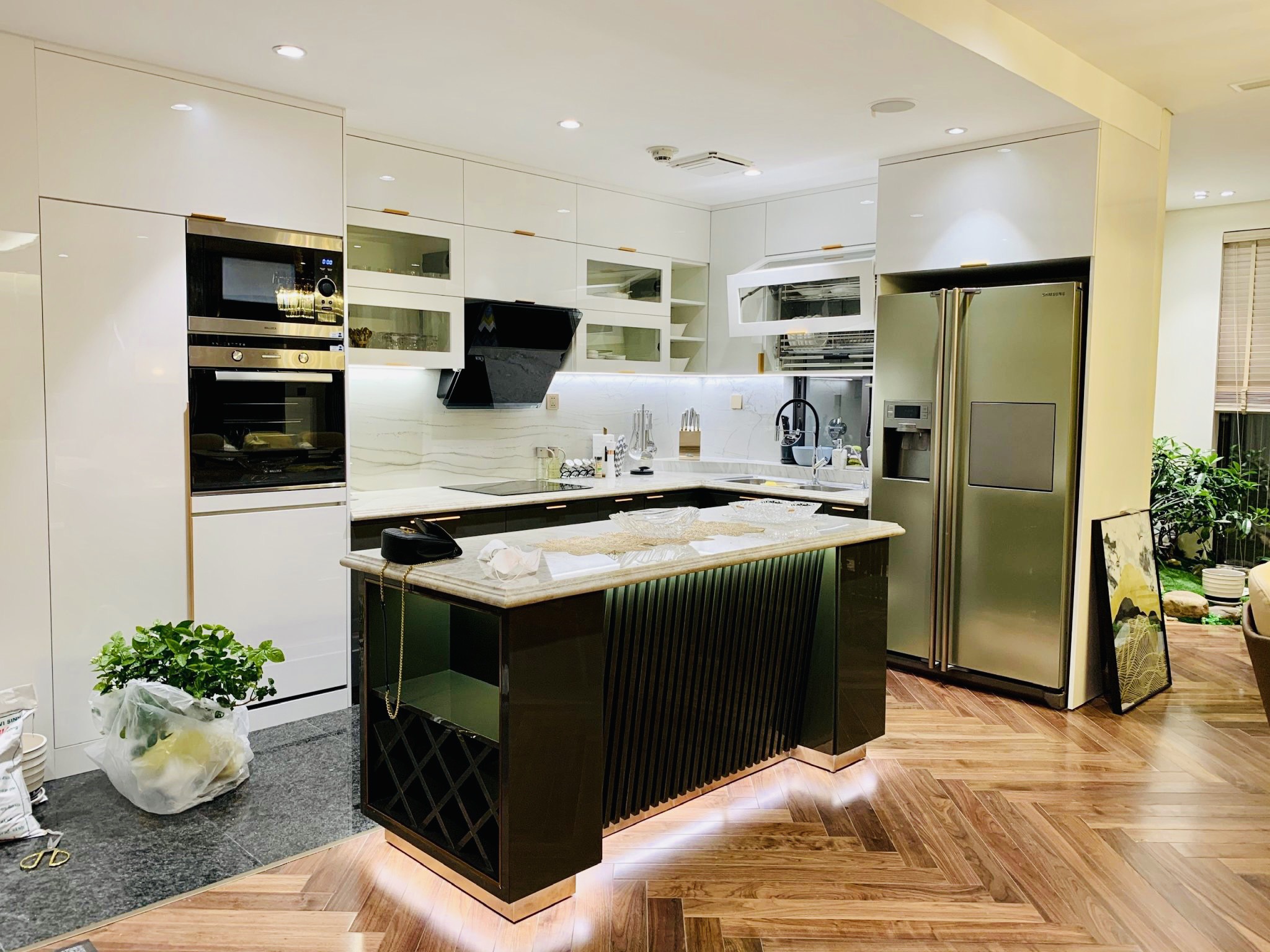 Căn hộ 130m2 cần bán tại GRANDEUR PLACE 138B GIẢNG VÕ gần nút ngã tư giao Giang Văn Minh, Cát Linh, Hào Nam