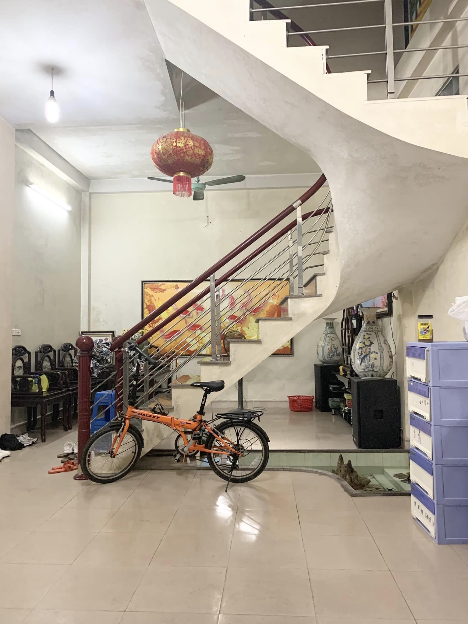 VÀI BƯỚC RA PHỐ, Nhà Ngọc Khánh 63m2, 4 tầng, 7.9 tỷ