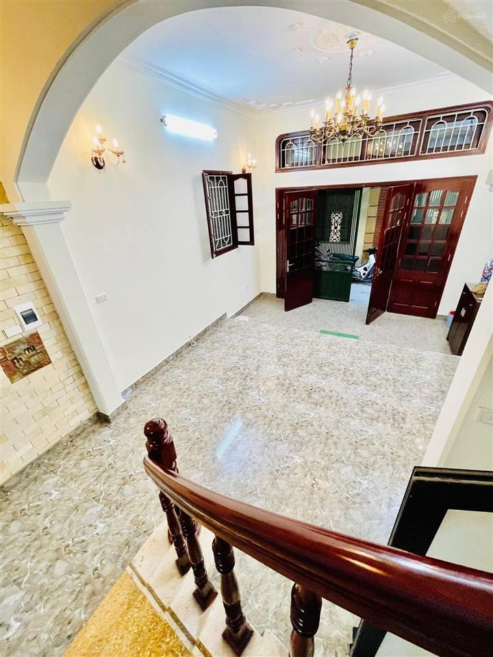 Bán nhà phố vương thừa vũ DT: 60M MT:4M