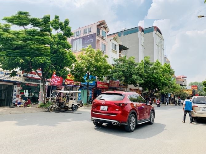 Cho thuê nhà mặt phố Ngô Xuân Quảng,Trâu Quỳ, Gia Lâm, DT 50m, 3 tầng, vỉa hè kinh doanh, 15tr.th