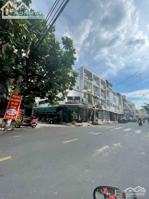 Siêu hiếm !Bán nhà góc 3 mt kinh doanh đường Trần Nhật Duật Q1,dt:14X5 4 lầu giá chỉ 38 tỷ
