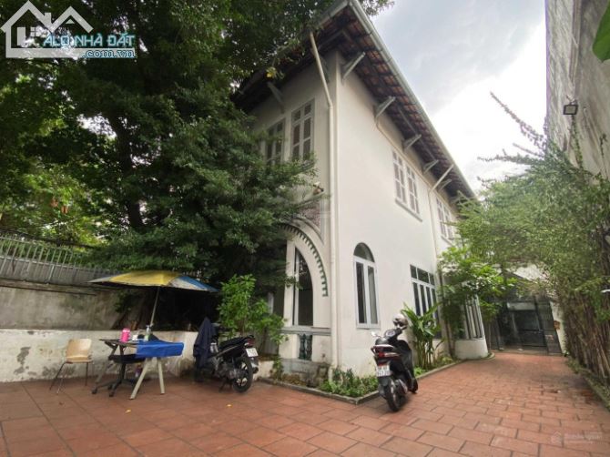 Bán gấp nhà góc 2 MT Điện Biên Phủ Với Phan tôn , P. 25, Q.1, DT 6 x 20. 5 Tầng. Giá 35