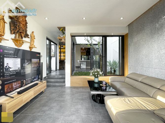 ĐẠI HẠ GIÁ - Cô 8 Bán Tòa Buildinng MT Đề Thám , P. Cô Giang , Q.1, DT: 5 x 19, Giá 37 tỷ