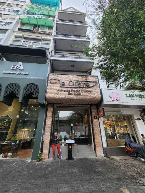 Bán gấp MT Nguyễn Trãi, Bến Thành DT: 4.3m x21m CN: 86m2, 5 lầu mới, HĐ: 190tr bán 46 tỷ