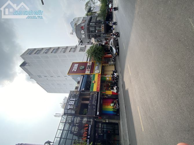 Bán nhà mặt tiền 8m đường Đề Thám, P Phạm Ngũ Lão, Q1. Giá: 135 tỷ