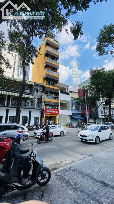 BÁN NHÀ MT Pasteur, phường Bến Nghé, Quận 1, HCM. DT 4,2x23m. 5 lầu, thang máy. Giá 75 Tỷ