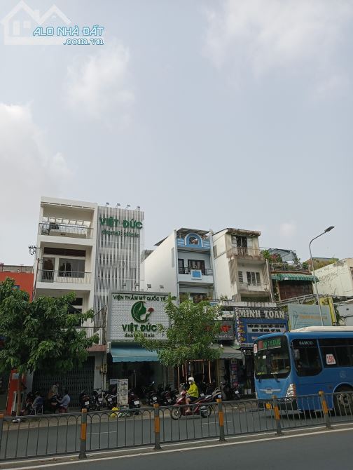 Tôi đang cần bán nhà MT Lý Thái Tổ, Quận 3, 121m2, chỉ 38 tỷ, có sẵn hợp đồng thuê