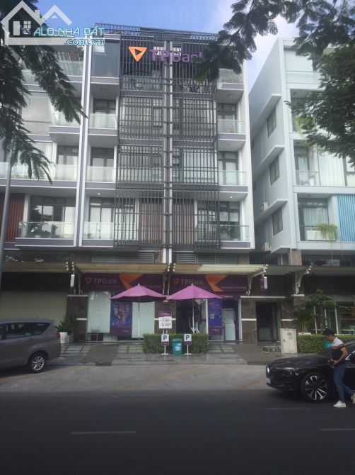 Chỉ 1 căn! Bán nhà mặt tiền Nguyễn Cư Trinh Q1 16x8m HĐT 140tr/tháng giá chỉ 60 tỷ