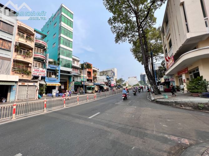 Bán nhà Mặt tiền Nguyễn Thị Minh Khai DT: 160m2 giá chỉ 512tr/m Bao GP xây dựng Hầm + 9 T