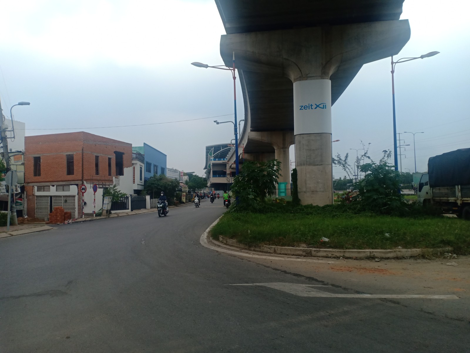 BÁN ĐẤT HIẾM MẶT TIỀN XA LỘ HÀ NỘI, KẾ KHU VIP THẢO ĐIỀN, Q2