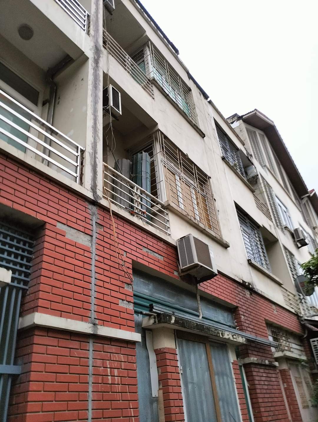 LÀNG VIỆT KIỀU CHÂU ÂU MỖ LAO HÀ ĐÔNG PHÂN LÔ 4 TẦNG 77M2 MẶT TIỀN 4,5M. GIÁ 19,5 TỶ (CÓ THƯƠNG LƯỢNG)