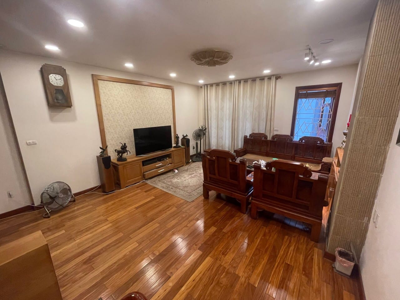 Nhà trung tâm Tây Hồ - Gần hồ - Cách ô tô 20m - 2 thoáng trước sau