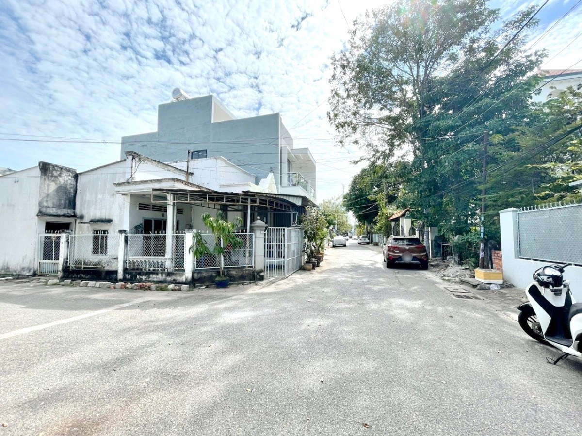 Căn góc 2 mặt tiền DT: 5 x 15m, tổng 56.2m2 đường Lê Duẩn- TP. Bà Rịa