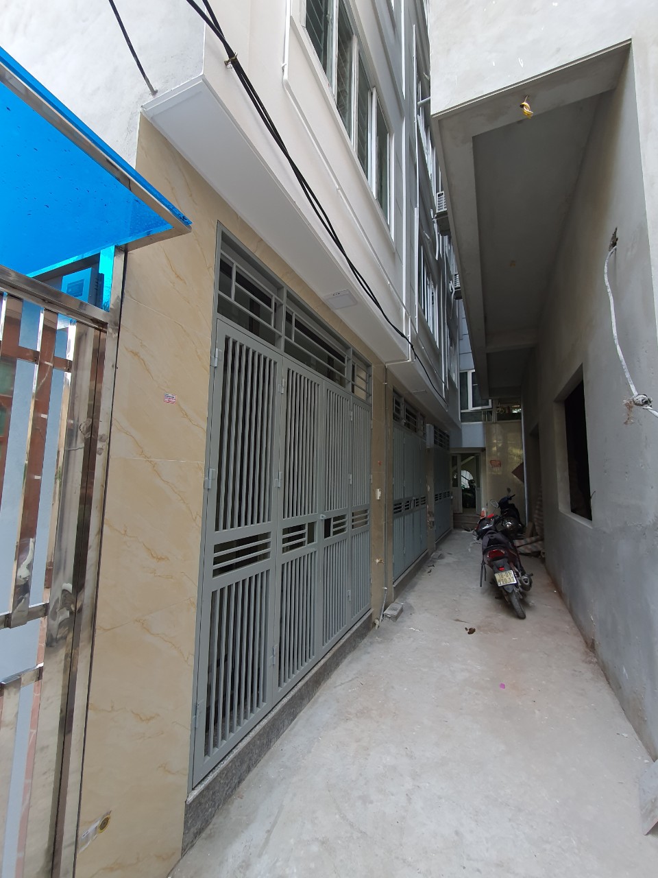 Bán nhà Thượng Cát, Bắc Từ Liêm 33m2 x 4 tầng, ngõ rộng 2.5m, cách MĐ 50m, chỉ 2.15 tỷ