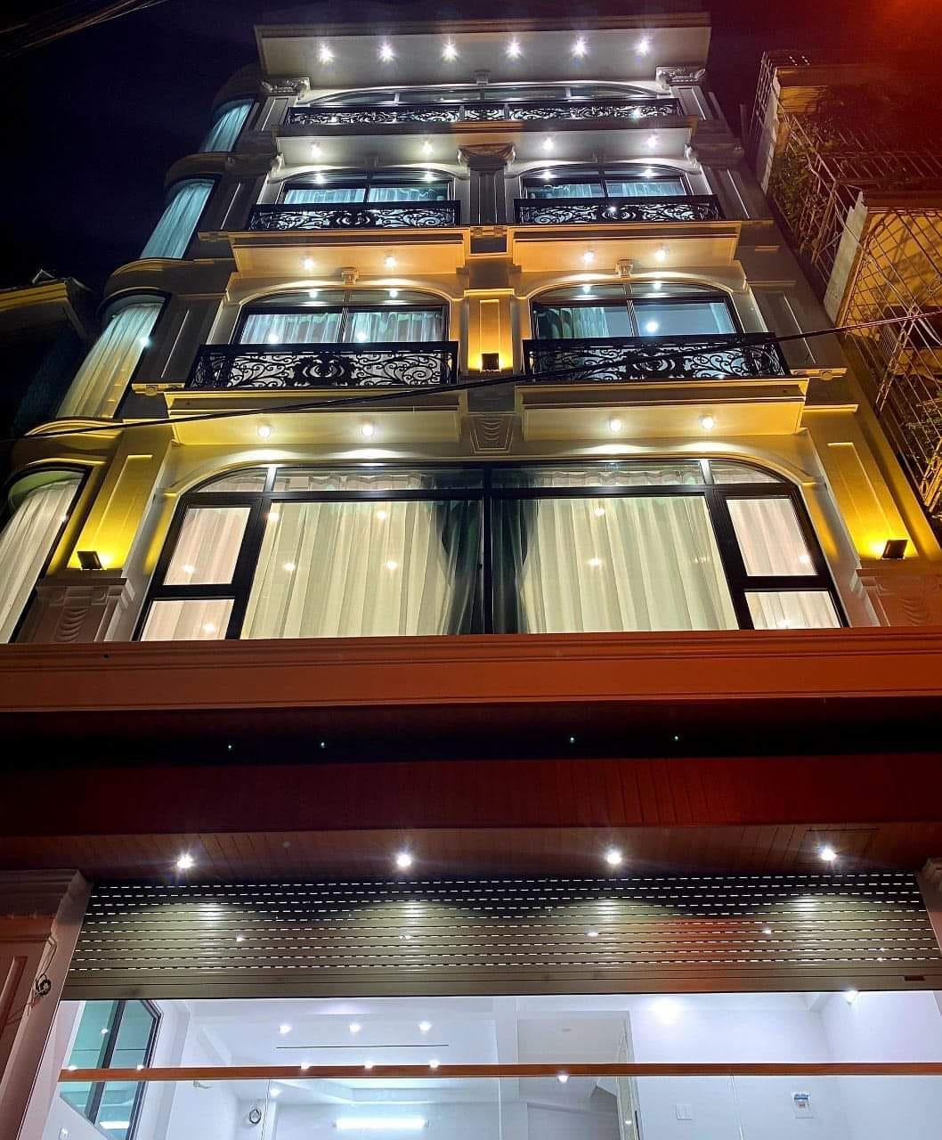 Bán nhà 7 tầng kinh doanh đỉnh - Lĩnh Nam - dòng tiền kinh doanh ổn định