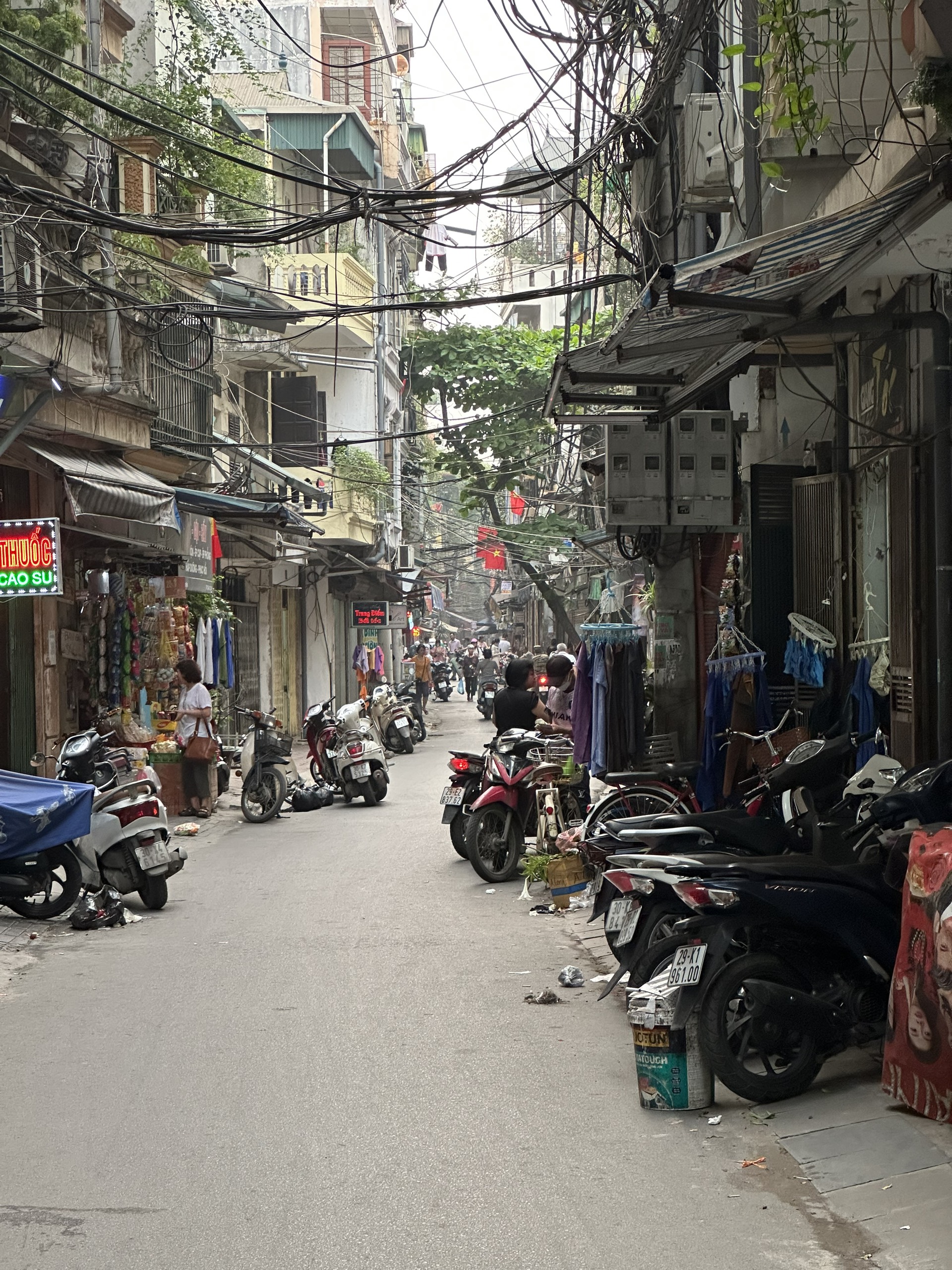 Bán nhà mặt phố Quận Đống Đa ô tô đỗ ô tô đỗ và kinh doanh