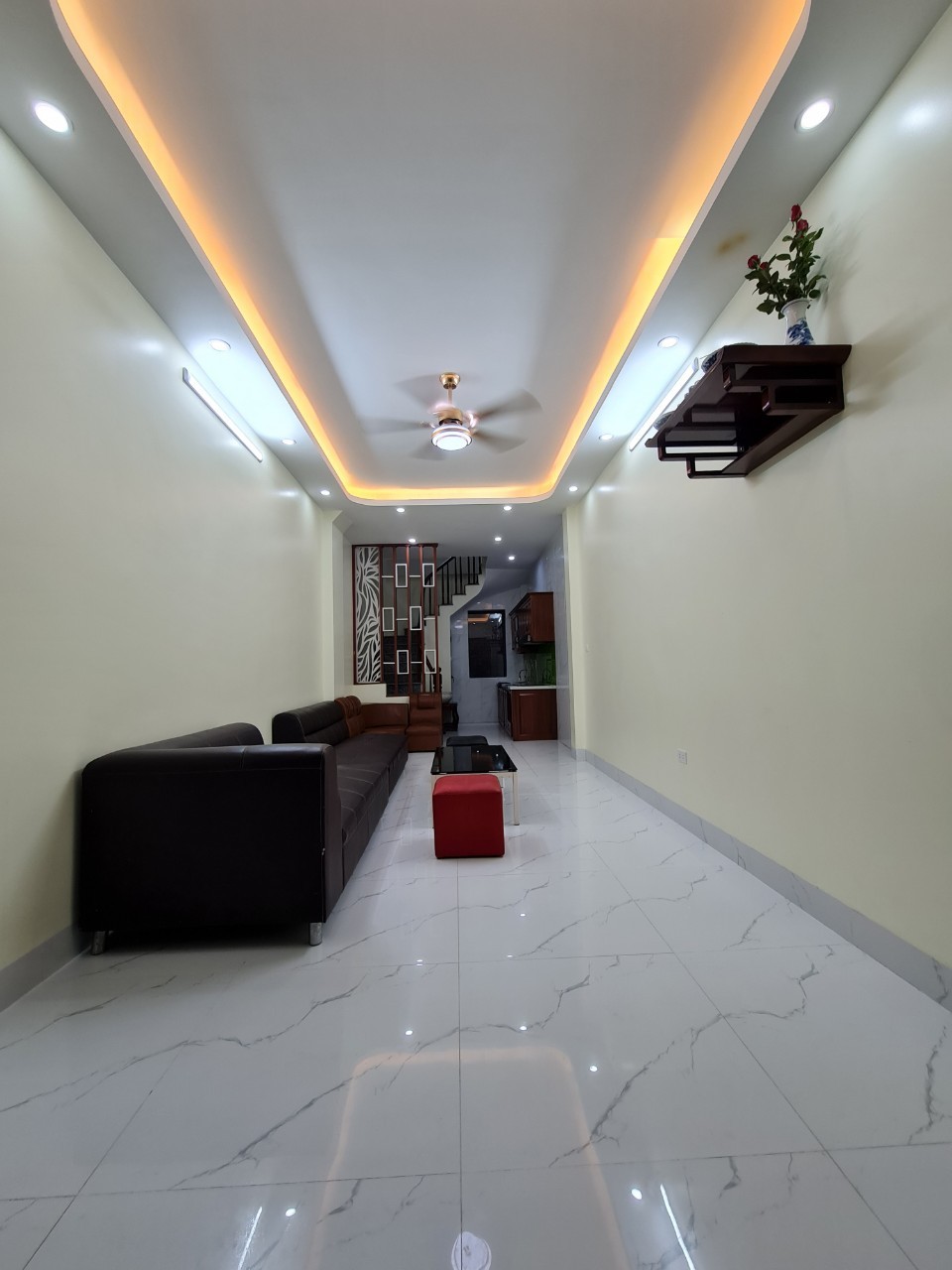 Siêu phẩm Tân Mai, Ô TÔ, DT 32m2 X 5T, MT 4,6 m, giá chào 3 tỷ 6