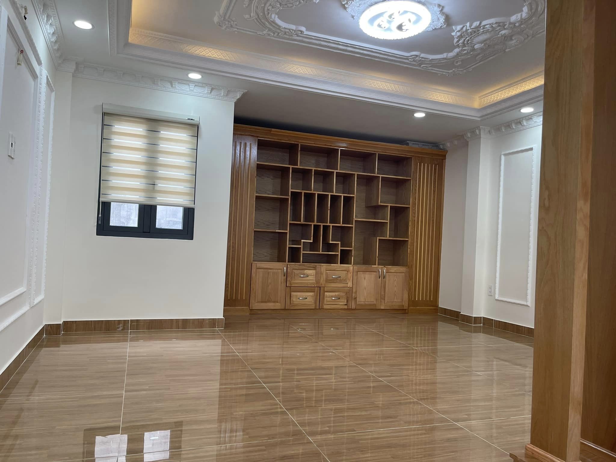 KHÁCH SẠN MT ĐƯỜNG 20M GẦN AEON, 5X19.5, 6 TẦNG. GIÁ 15.9 TỶ TL