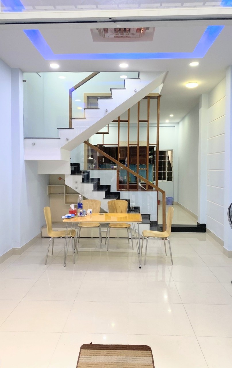 NGỘP- GẤP BÁN NHÀ HẺM ĐƯỜNG ĐỘC LẬP, TÂN PHÚ 52M2- 3 TẦNG- HXH 1 SẸC- KHU DÂN TRÍ CAO