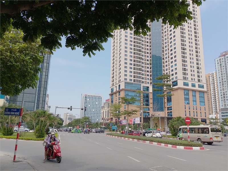 Bán mặt phố Trung Kính DT 365m2, MT gần 10m giá chỉ 156 tỷ.