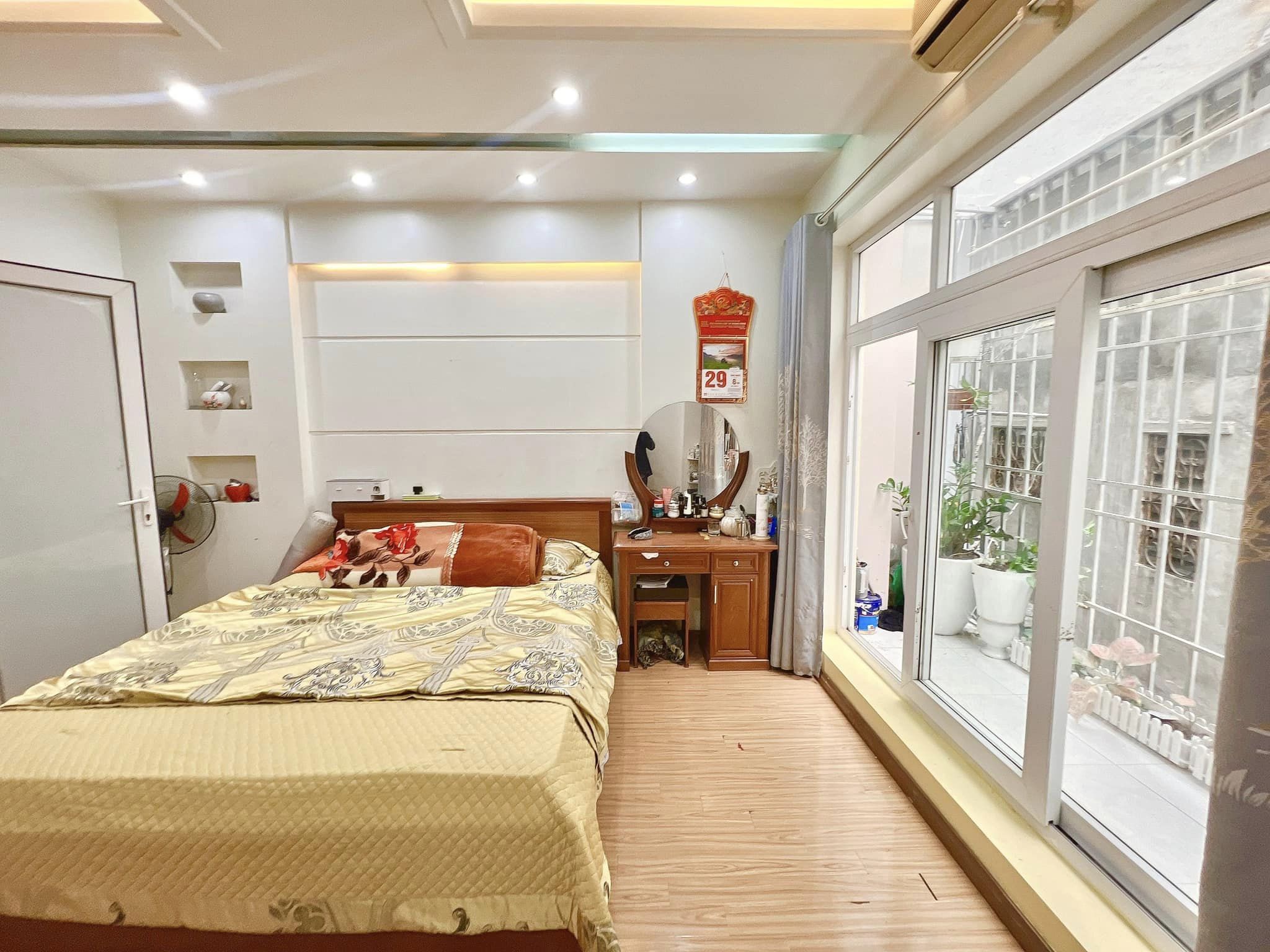 Bán nhà phố Phan Kế Bính – Ngõ thông – Tương lai – Nhà đẹp – 31m2 – 6 tầng – 4.5 tỉ