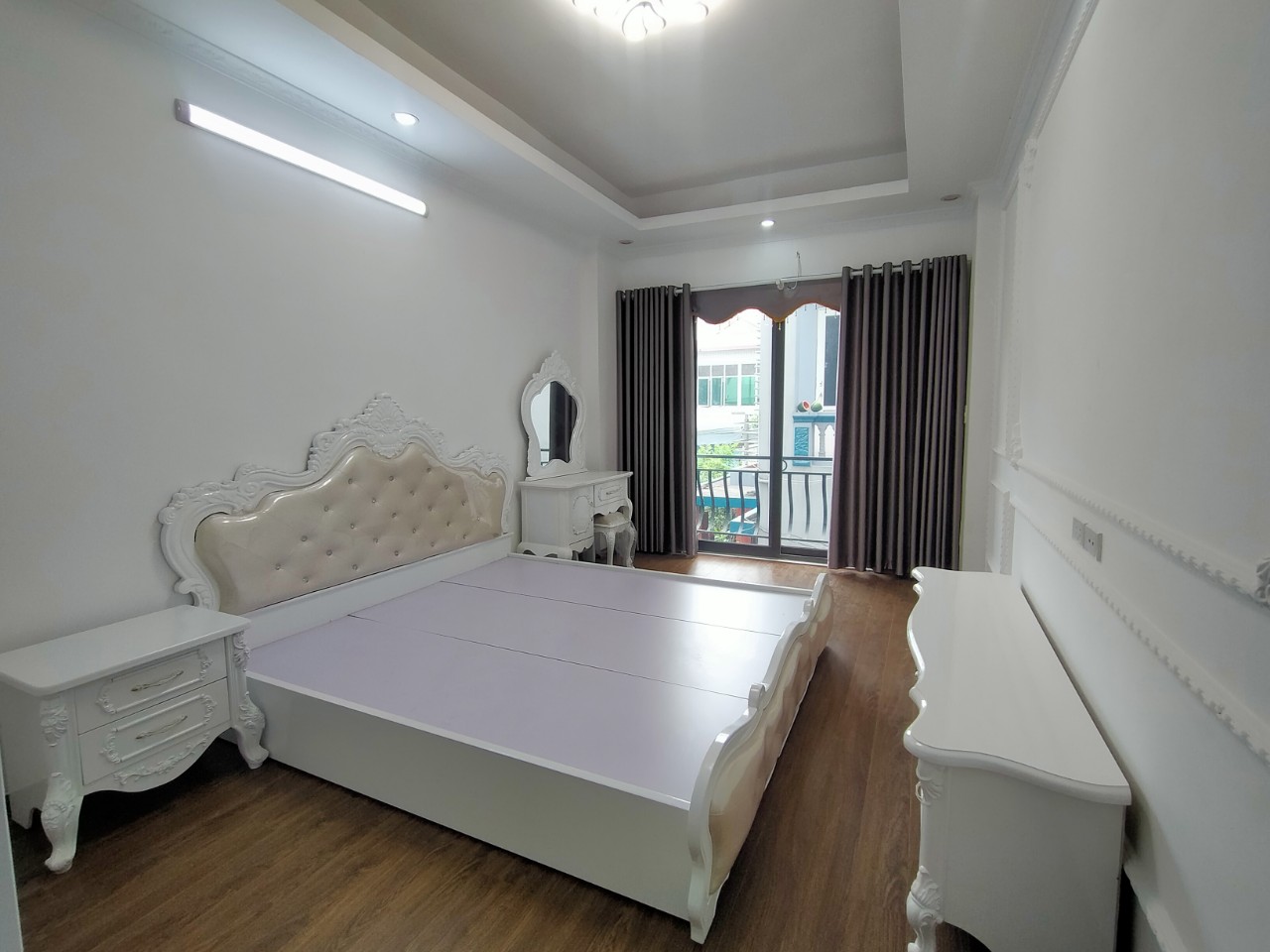 Siêu phẩm Bùi Ngọc Dương, Ô TÔ đổ cửa, DT 40m2, MT 6 m, giá chào 3 tỷ 7 , Lh: 0984417892.