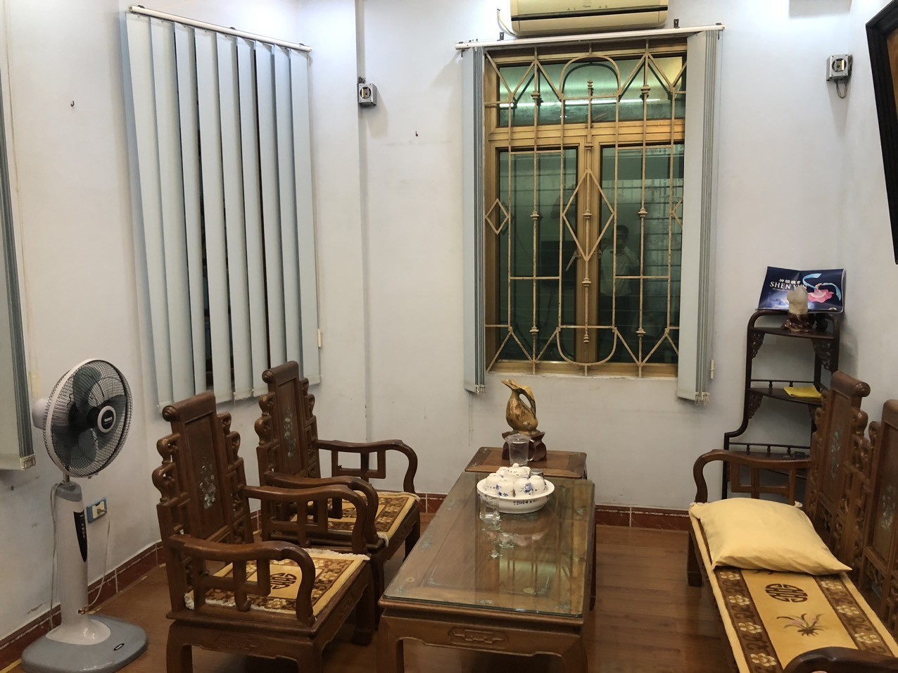 Cần bán gấp nhà Phố Bùi Ngọc Dương, DT 40m, 2T, MT 5m, giá chào 3 tỷ 7