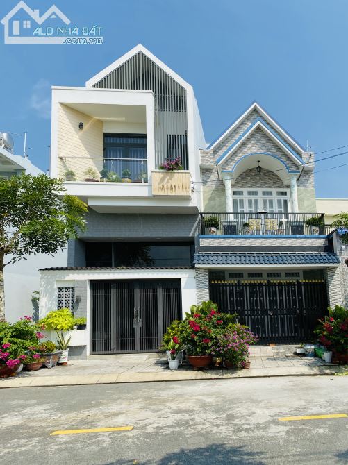 Kẹt tiền bán gấp nhà 1trệt 1lầu 5x15,giá 990tr đang cho thuê 4,5triệu/tháng