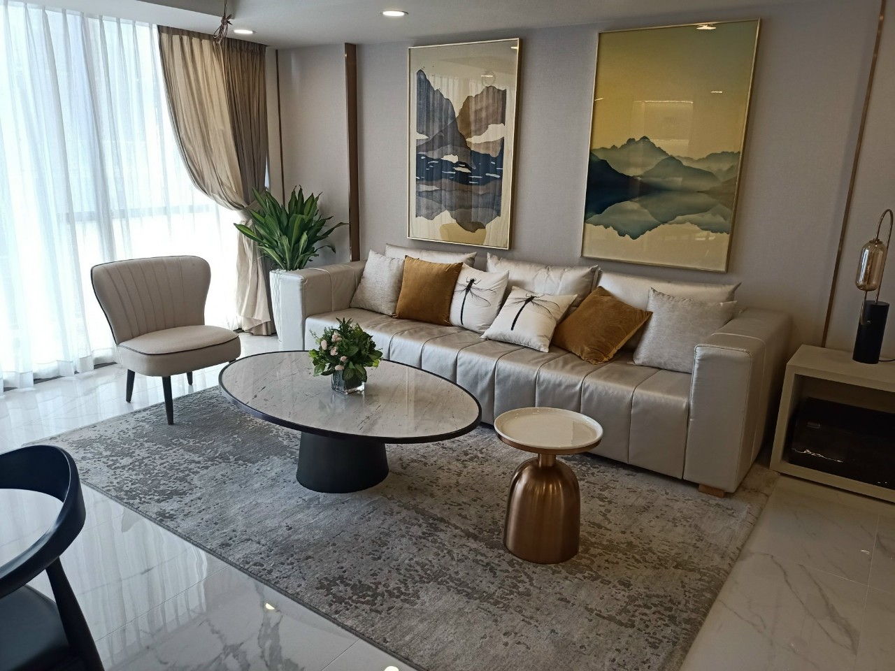 Cho thuê căn 3PN 118m2 Midtown M5 The Grande 30tr/tháng đầy đủ nội thất
