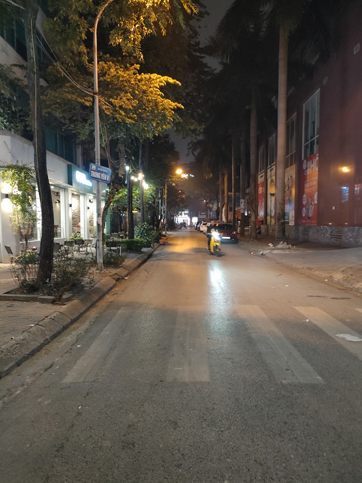 Cầu Giấy Cần bán Nhà Trung yên vỉa hè ô tô kinh doanh Giá 30.5 tỷ +DT: 95m2 x 6 tầng