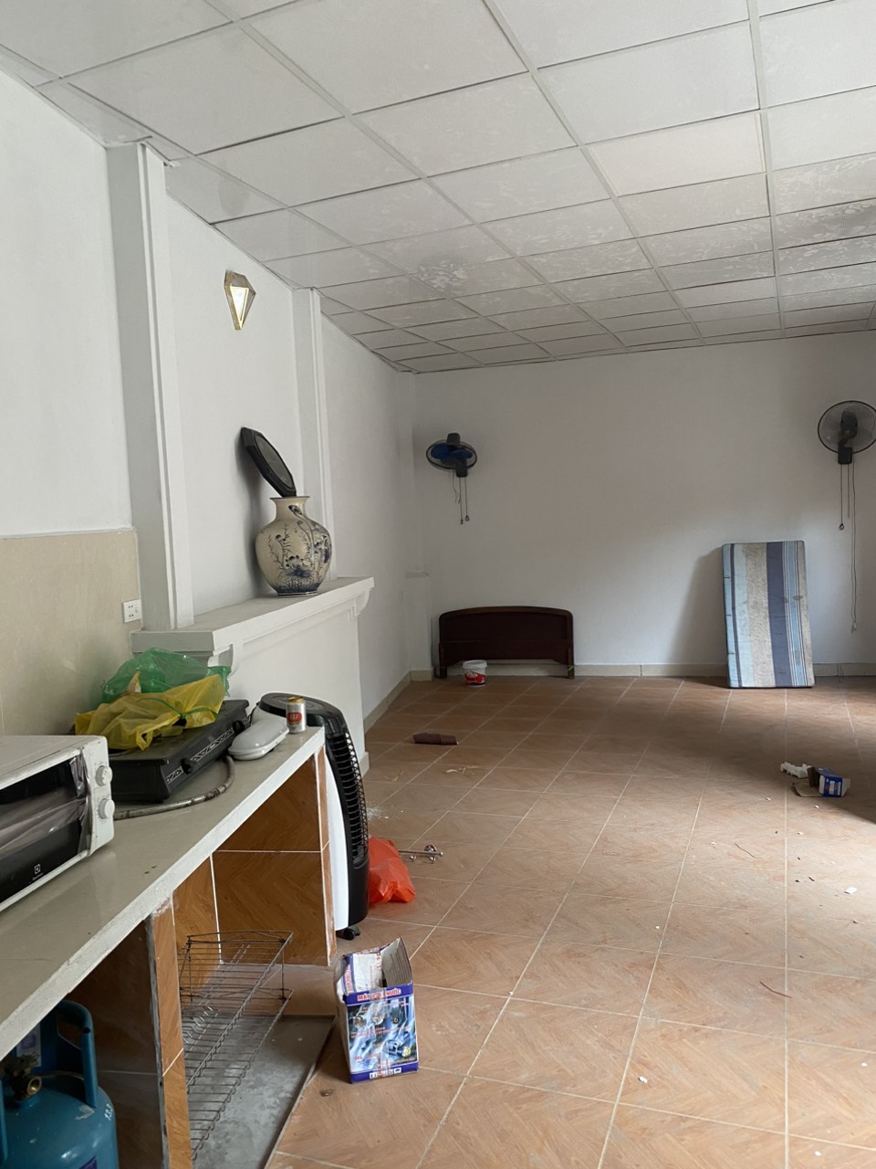 Cho thuê nhà cấp 4 mặt ngõ Phố Đội Cấn, Ba Đình, Hà Nội. Để ở và kinh doanh nhỏ. Chỉ 4tr