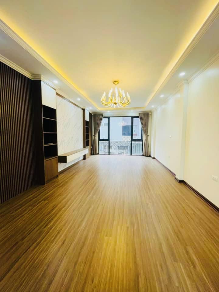 Phố Trích Sài , Tây Hồ. Oto đỗ cửa. DT 40m x 5 tầng x Giá 6 tỷ