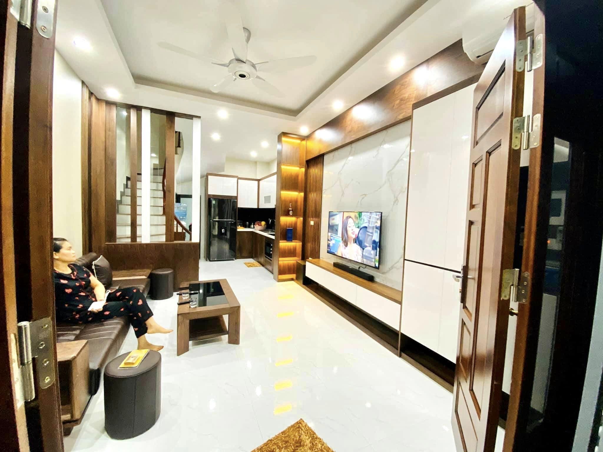 Phố Láng Hạ, Ba Đình. DT 35m x 3 Tầng x giá 3.55 tỷ