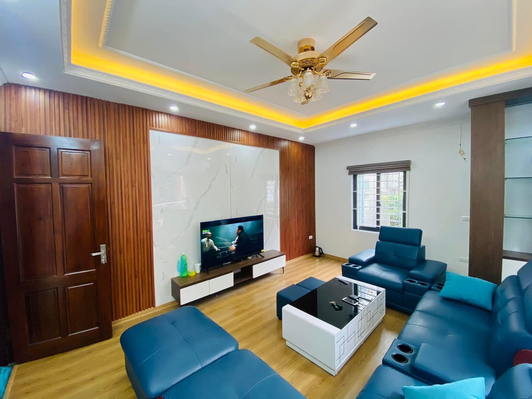 NHÀ BÀ TRIỆU, HĐ, LÔ GÓC, Ô TÔ, TRUNG TÂM, KD, 5T, 52m2, HƠN 7Tỷ