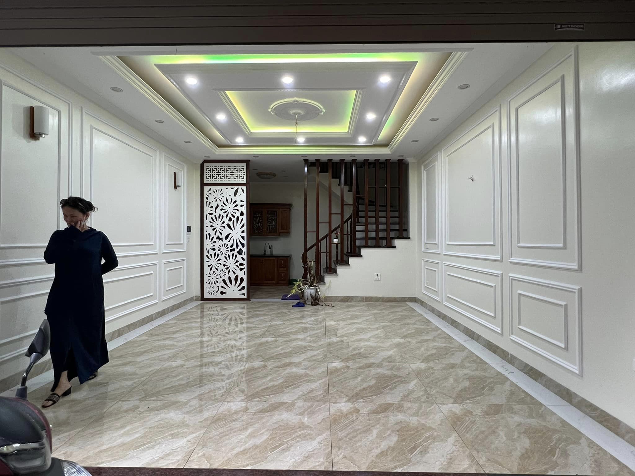 Phố Trích Sài, Tây Hồ. Oto đỗ cửa ngày đêm. DT 36m x 5 tầng x giá 5.6 tỷ