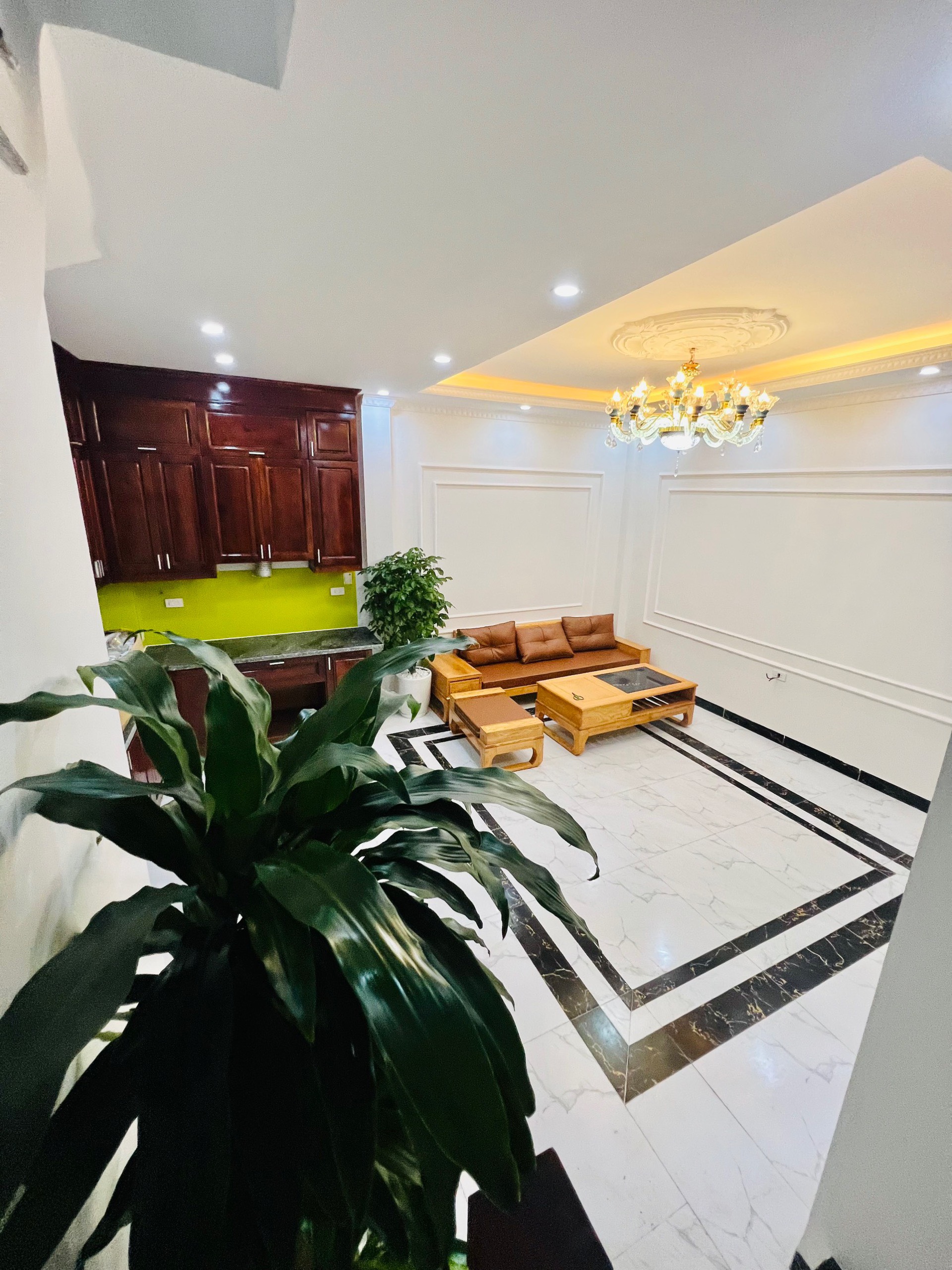 Bán nhà Bát Khối - Thạch Bàn, Đi bộ ra công viên, 40m, 3 tỷ.