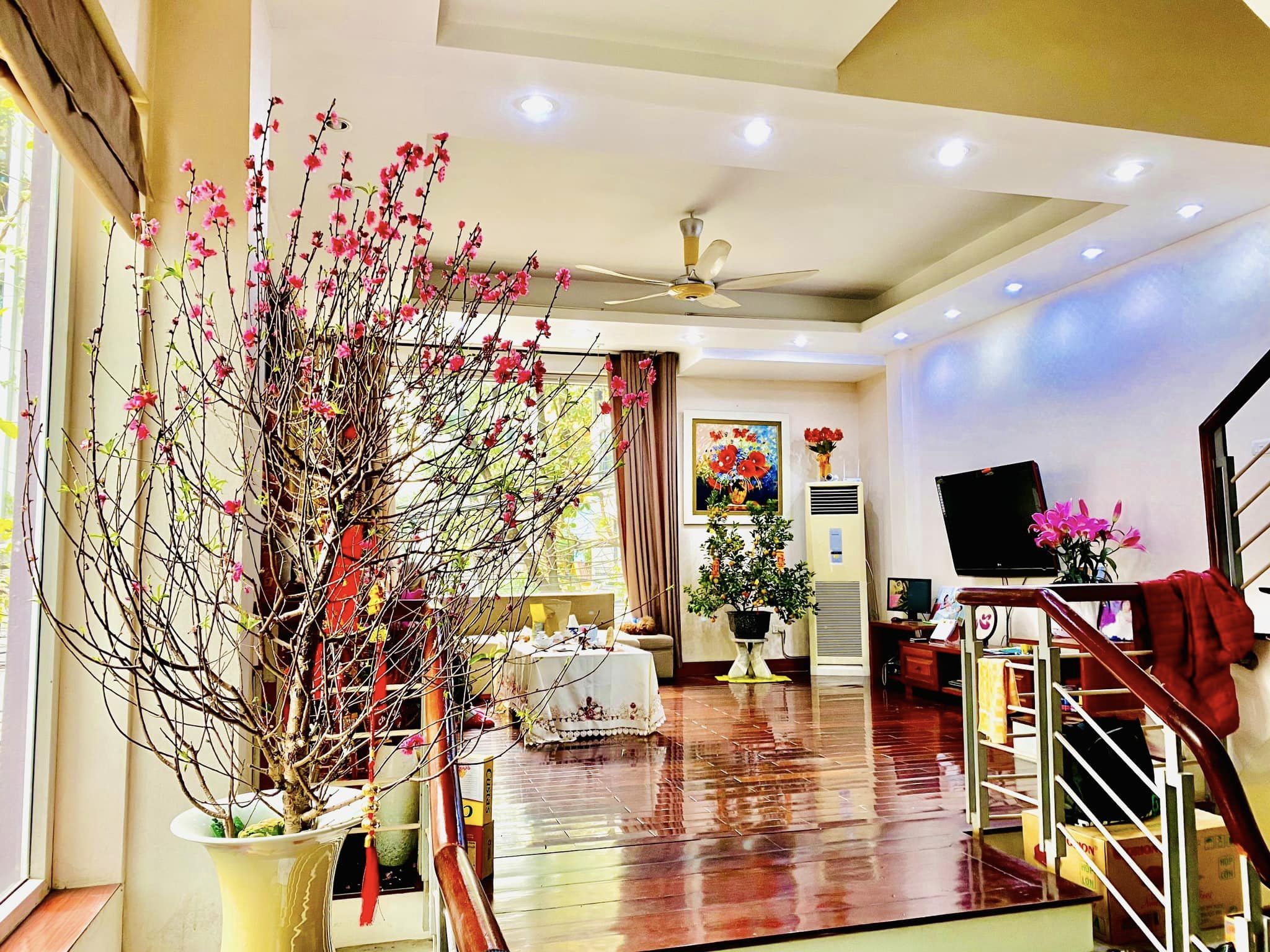 Phố Láng Hạ, Đống Đa.Oto đỗ cửa. DT 42m² x 4 tầng x Giá 6,5 tỷ.