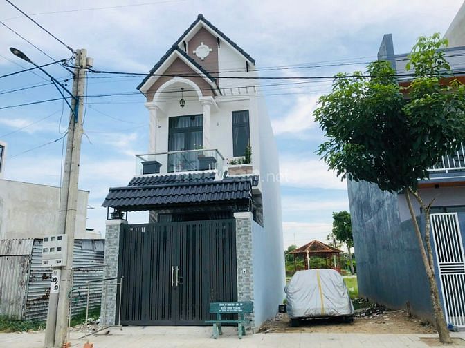 bán NHÀ BÌNH CHÁNH 3Phòng Ngủ,dọn vào ở ngay