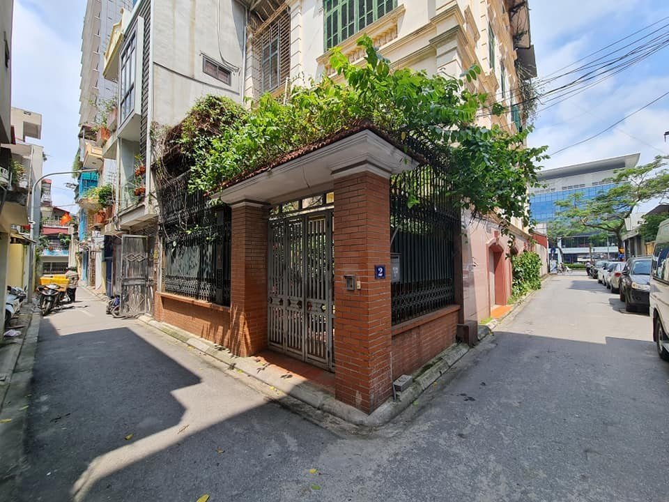 NHÀ LÔ GÓC NGUYỄN SƠN, KHU HÀNG KHÔNG, VỈA HÈ RỘNG, KINH DOANH, VĂN PHÒNG