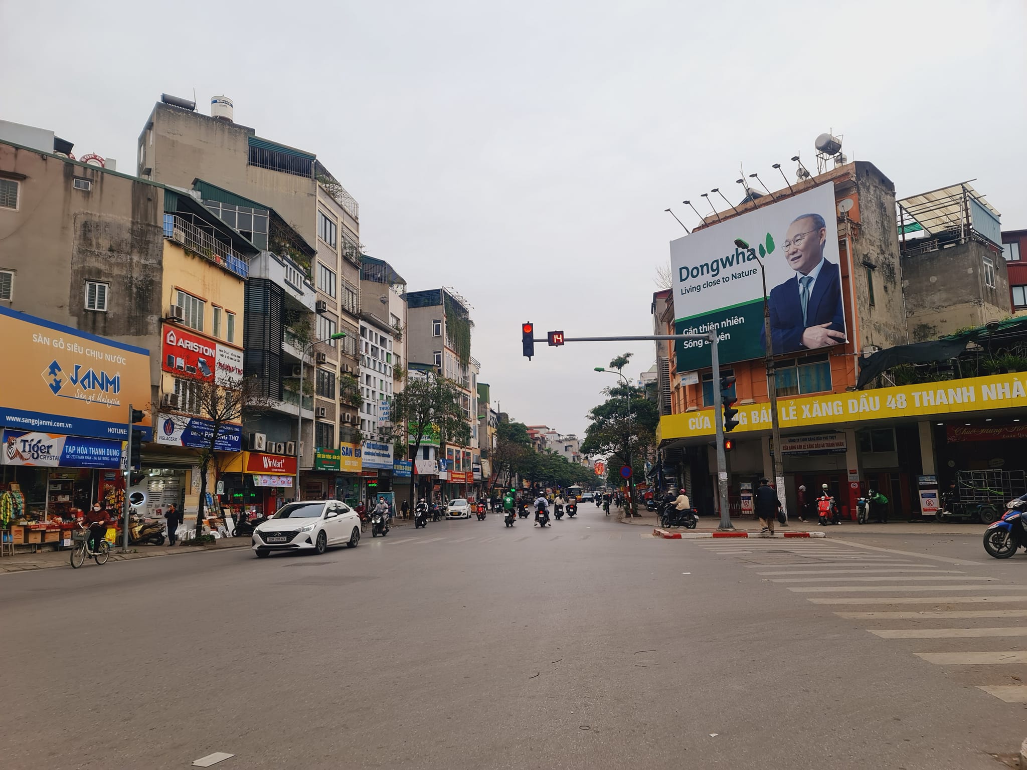 Bán nhà mặt phố Thanh Nhàn, Hai Bà Trưng, 101m, 3 tầng, mặt tiền 5.5m, kinh doanh, giá 34 tỷ