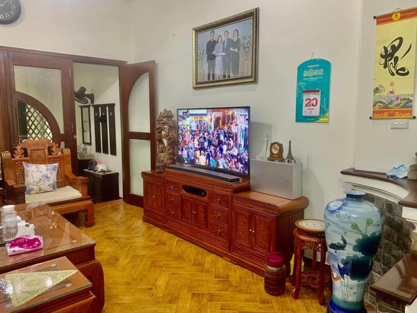 P. HOÀNG VĂN THÁI, NỘI THẤT GỖ HƯƠNG 66 M2 GIÁ 11 TỶ 6