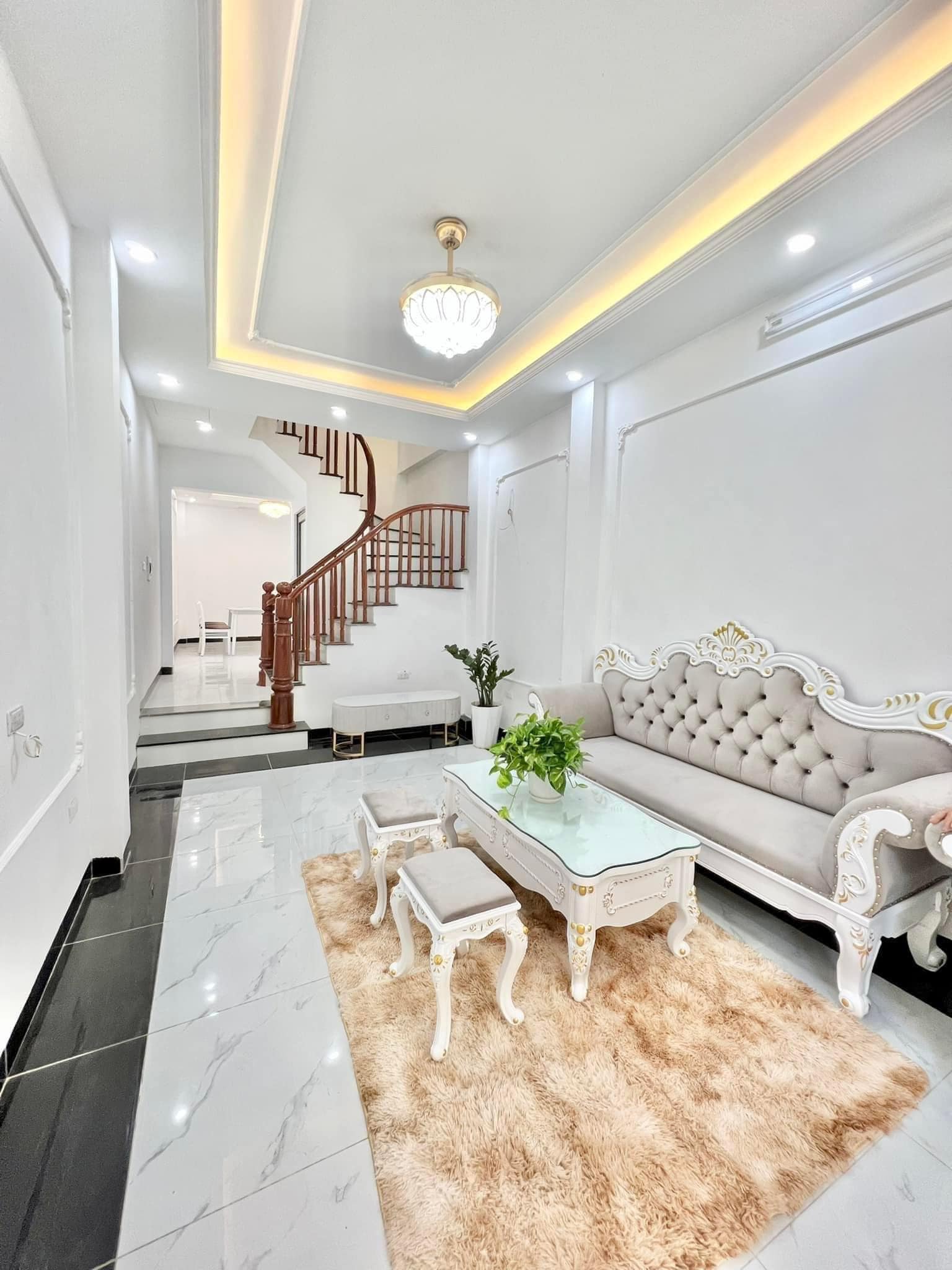 Bán nhà đường 19/5 Văn Quán, nhà đẹp, gần phố, ngõ ba gác 40mx5T, 4.5 tỷ