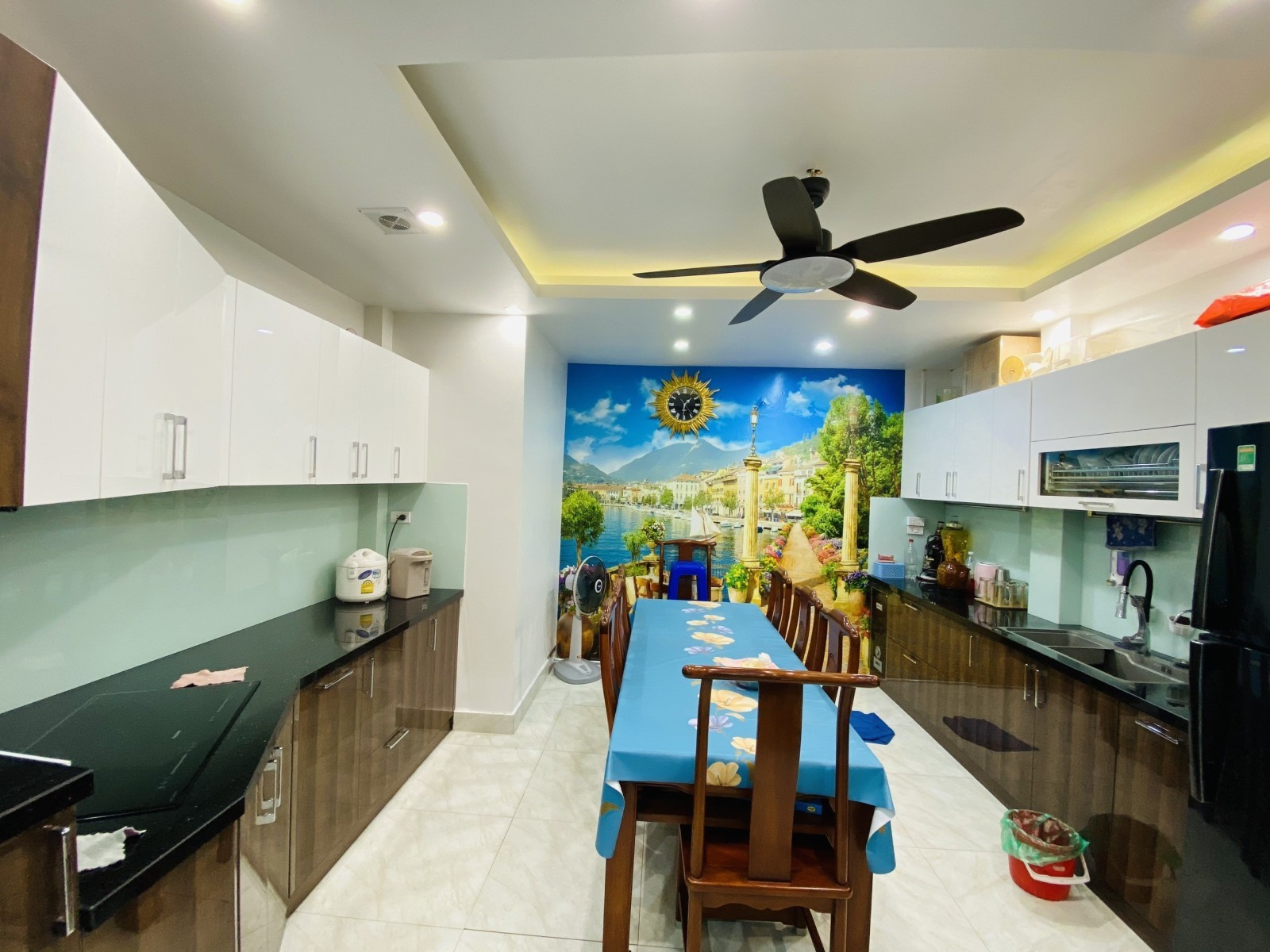 Cần bán gấp nhà Phố Giáp Bát, DT 34m, 5T, MT 4m, giá chào 2 tỷ 4