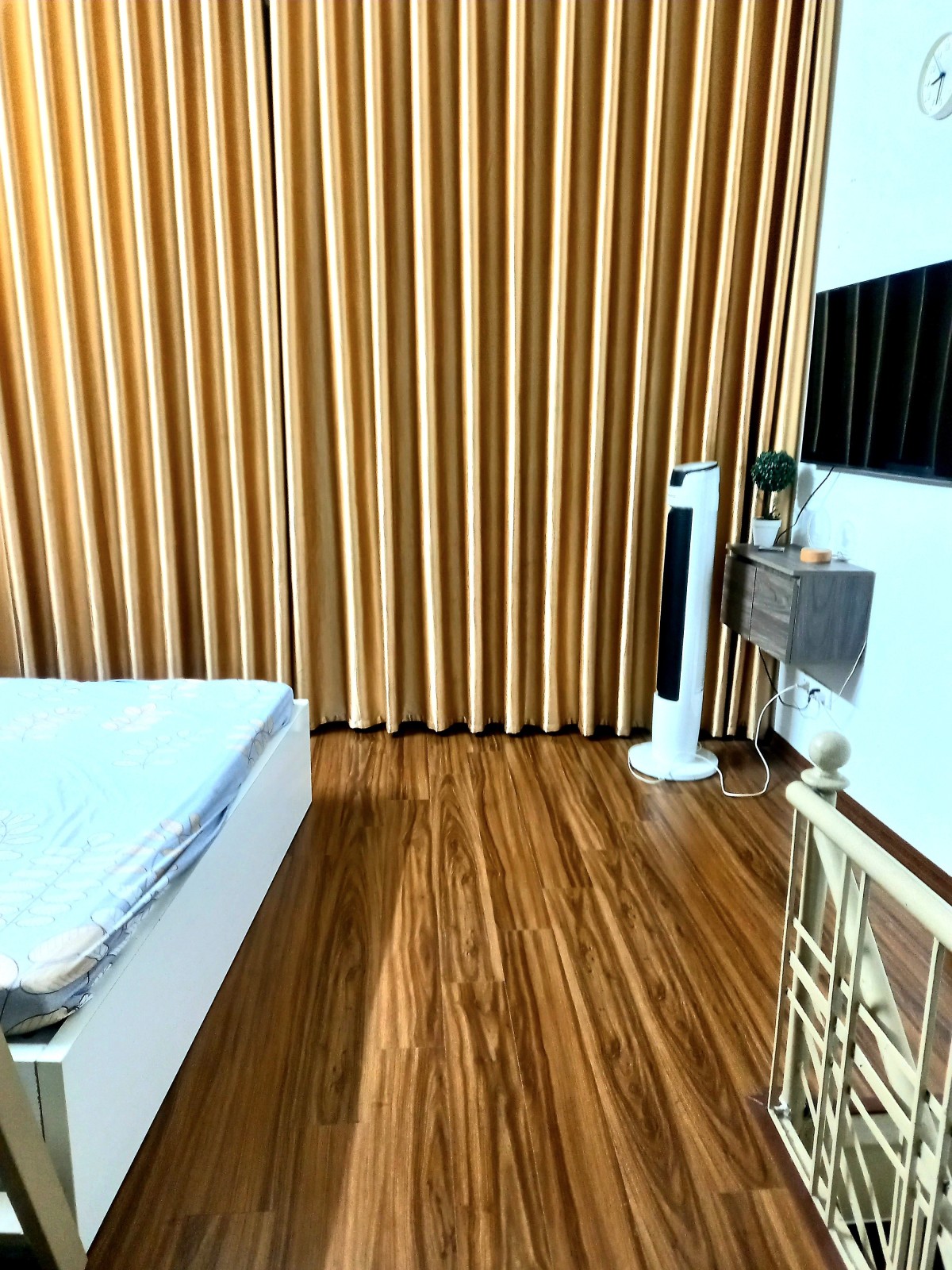 Bán gấp Phố Tân Mai, KINH DOANH, Ô Tô, DT 30m X 5T, giá chào 3 tỷ 9