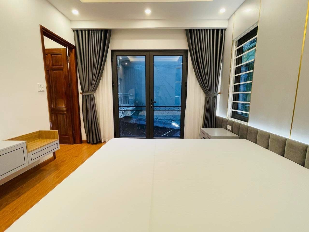 Cần bán gấpTrương Định, Ô TÔ đỗ cổng, DT 35m, 5T, MT 5,3m, giá chào 3 tỷ 7