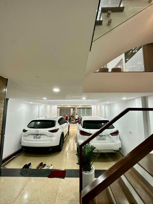 BÁN NHÀ NGUYỄN VĂN CỪ, 6T THANG MÁY, FULL NỘI THẤT, GARA 2 Ô TÔ, KINH DOANH. GIÁ NHỈNH 10 TỶ